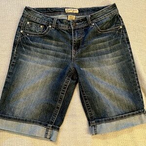 Earl brand Bermuda shorts size 8